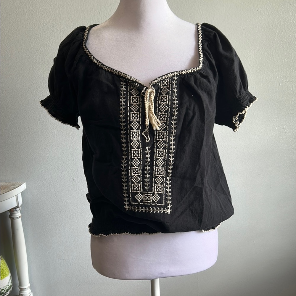 [American Eagle] Black Embroidered Boho Top - Size XS
